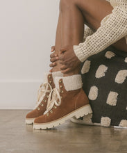 Load image into Gallery viewer, OASIS SOCIETY Aaliyah - Winter Ankle Bootie
