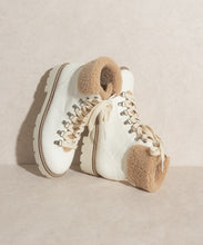Load image into Gallery viewer, OASIS SOCIETY Aaliyah - Winter Ankle Bootie

