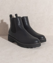 Load image into Gallery viewer, OASIS SOCIETY Gianna - Chunky Sole Chelsea Boot
