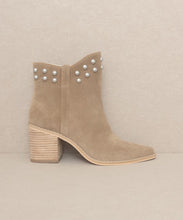Load image into Gallery viewer, OASIS SOCIETY Alofi - Studded Collar Booties
