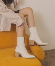 Load image into Gallery viewer, OASIS SOCIETY Vienna - Sleek Ankle Hugging Booties
