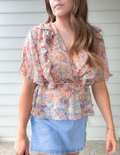 Load image into Gallery viewer, Kourtney Floral Top
