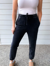 Load image into Gallery viewer, Mineral Wash Jogger Pant in Black
