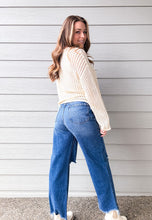 Load image into Gallery viewer, Josie 90&#39;s Straight Jeans
