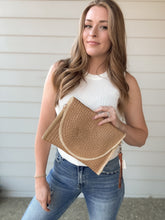 Load image into Gallery viewer, Natural Braided Straw Purse
