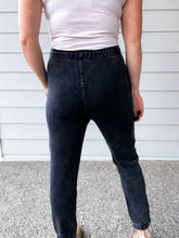 Load image into Gallery viewer, Mineral Wash Jogger Pant in Black
