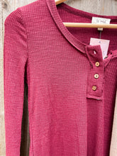 Load image into Gallery viewer, Henley Layering Tee in Wine
