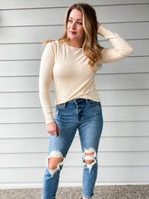 Load image into Gallery viewer, Vanilla Essential Lightweight Sweater
